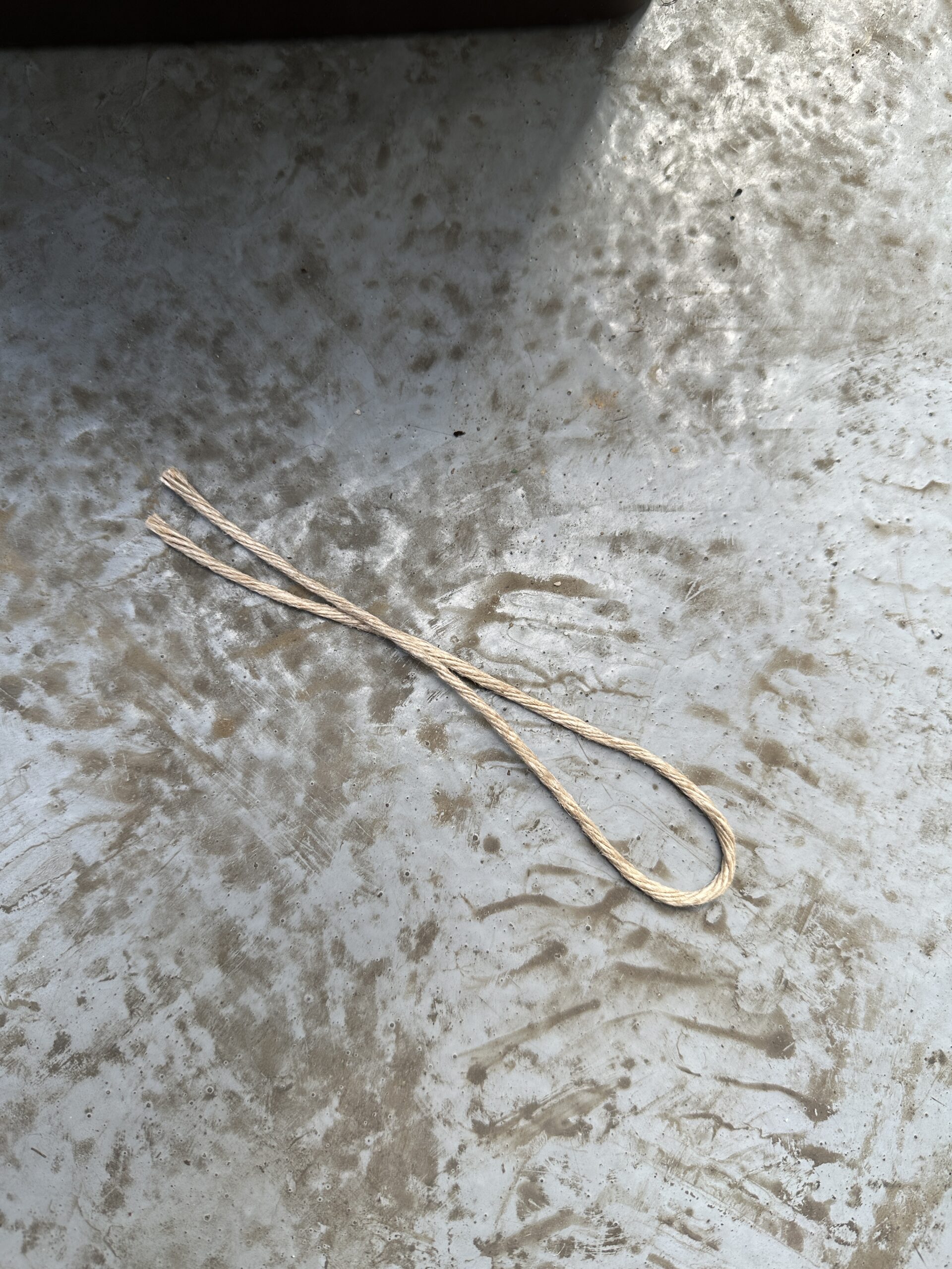 短すぎる麻ひも